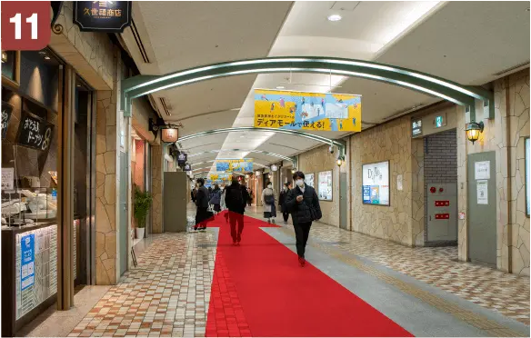 阪急大阪梅田駅3階改札からの道順a-11